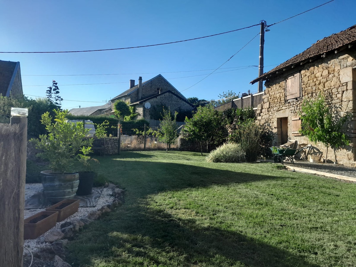 Maison Maeva; Entire Stone House In Quiet Hamlet.