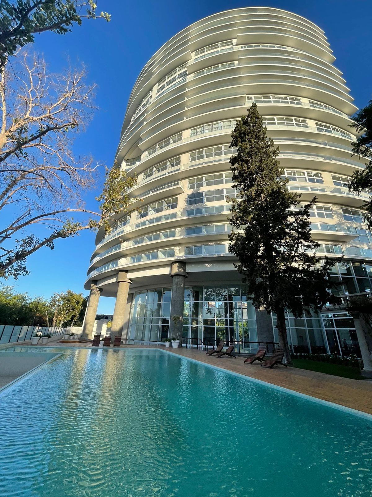 Depto de Categoría con Desayuno- Torre Leloir