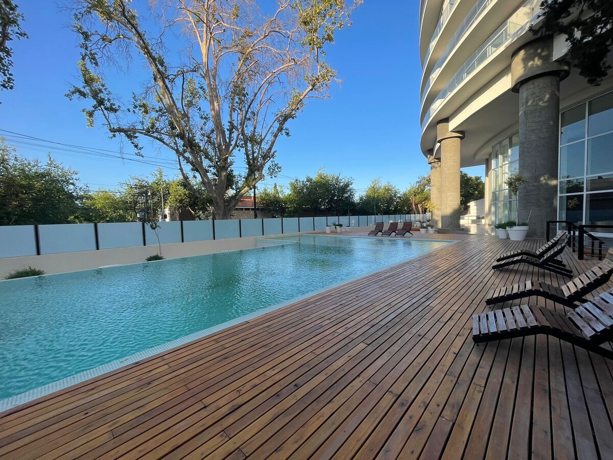 Depto de Categoría con Desayuno- Torre Leloir