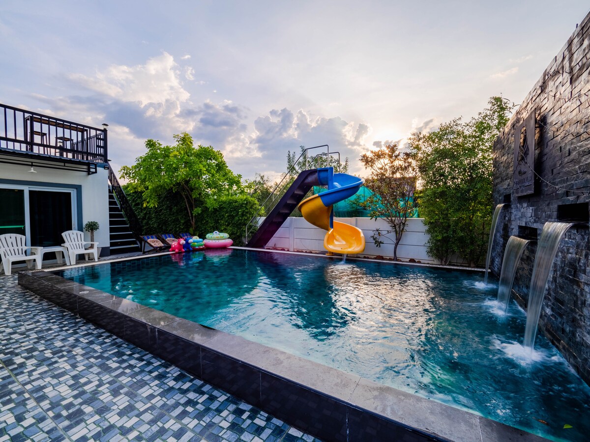 P'Bear Pool Villa