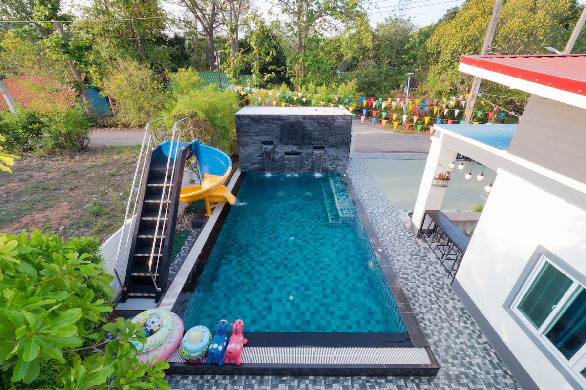 P'Bear Pool Villa