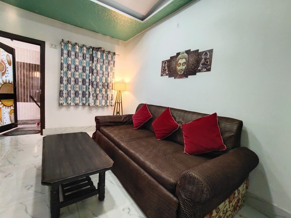 3BHK* Parking* Wi-Fi* Lift* Self Cook* Easy Access