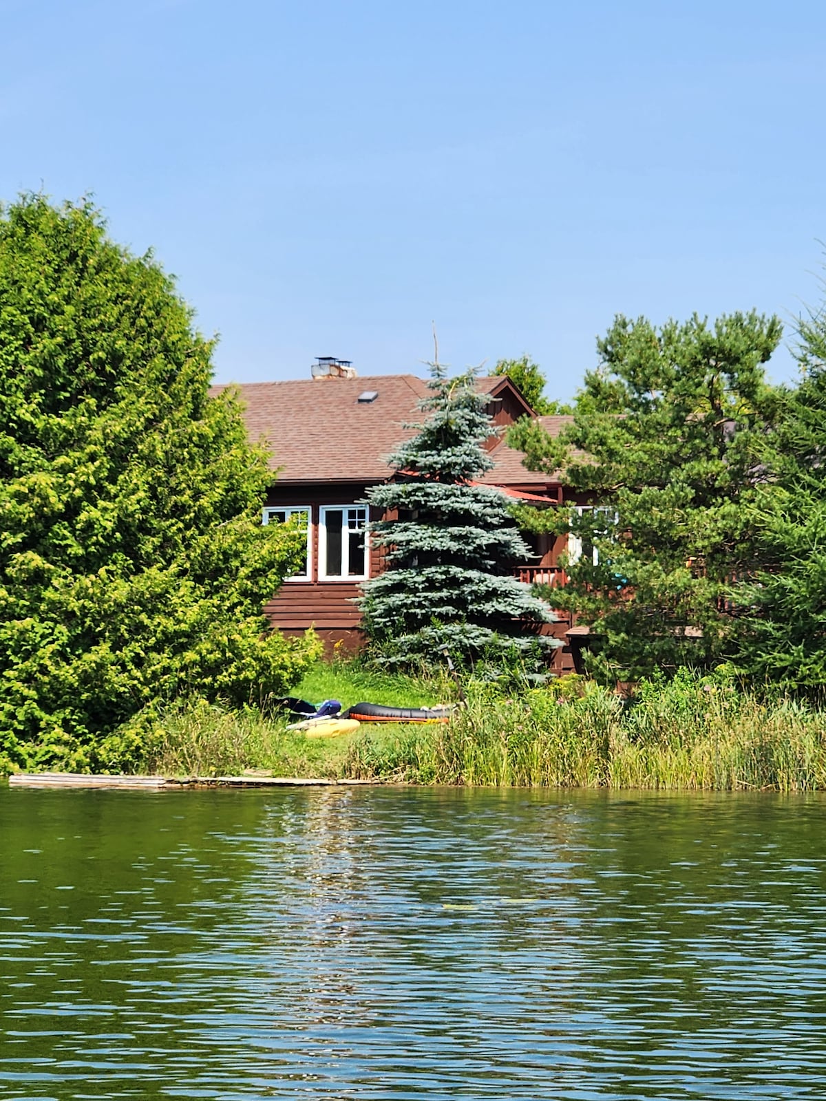 Waterfront Cottage & Sauna on private lake