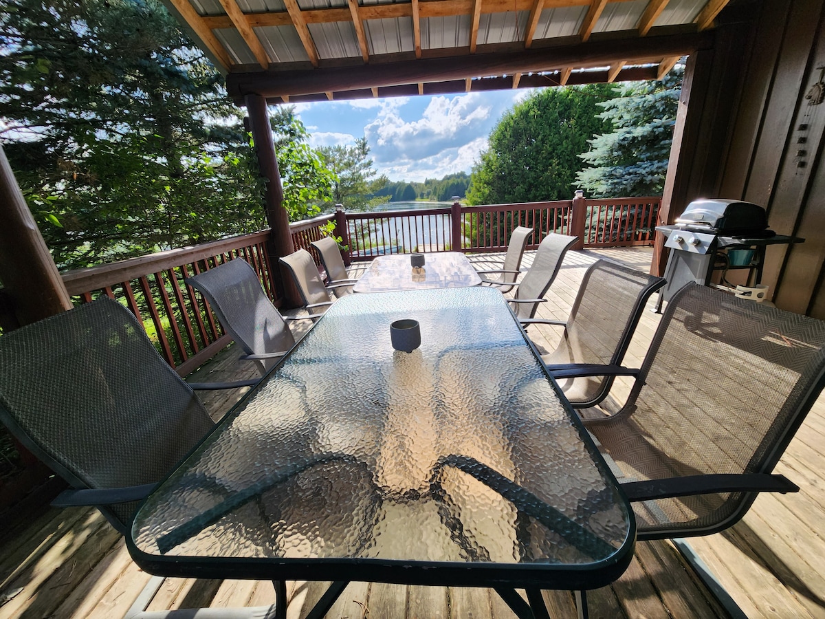 Waterfront Cottage & Sauna on private lake