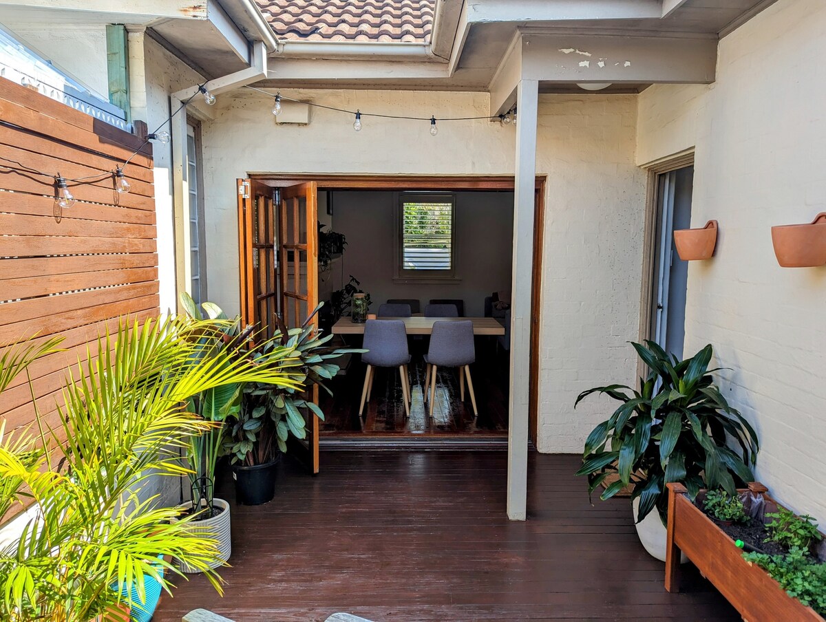 Lovely Bondi Beach bungalow