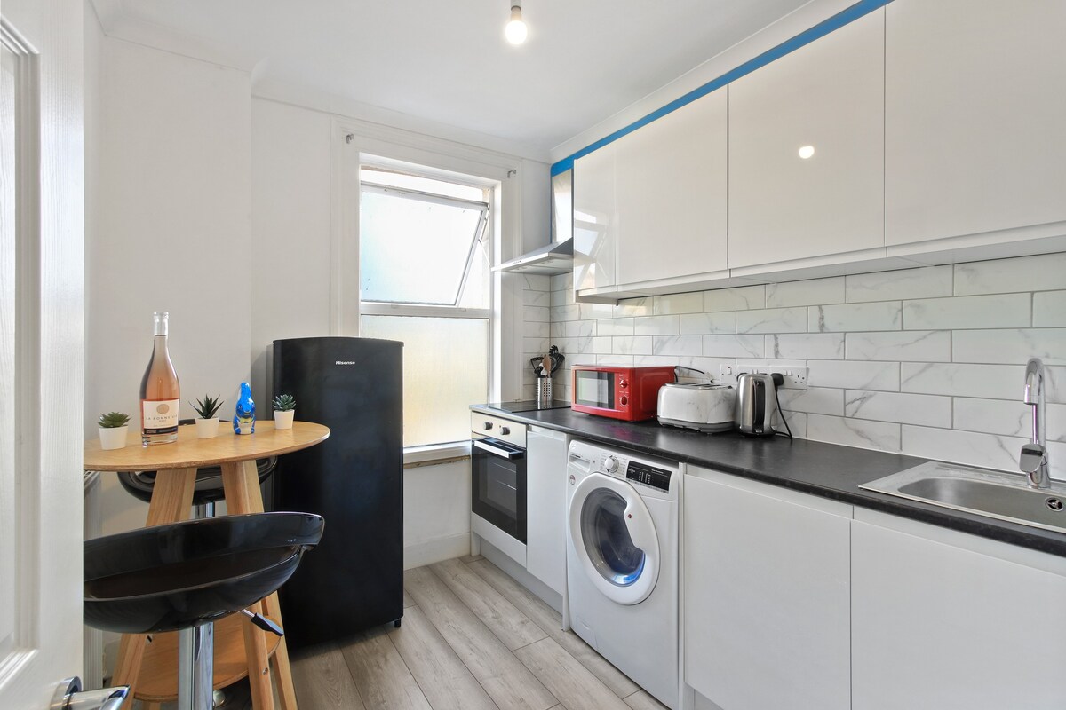 Luxurious 2-Bed City Centre Flat | Fast Wi-Fi