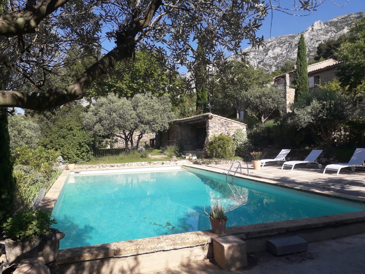 Aix, Sainte-Victoire, Ferme sur Propriété de 7 Ha