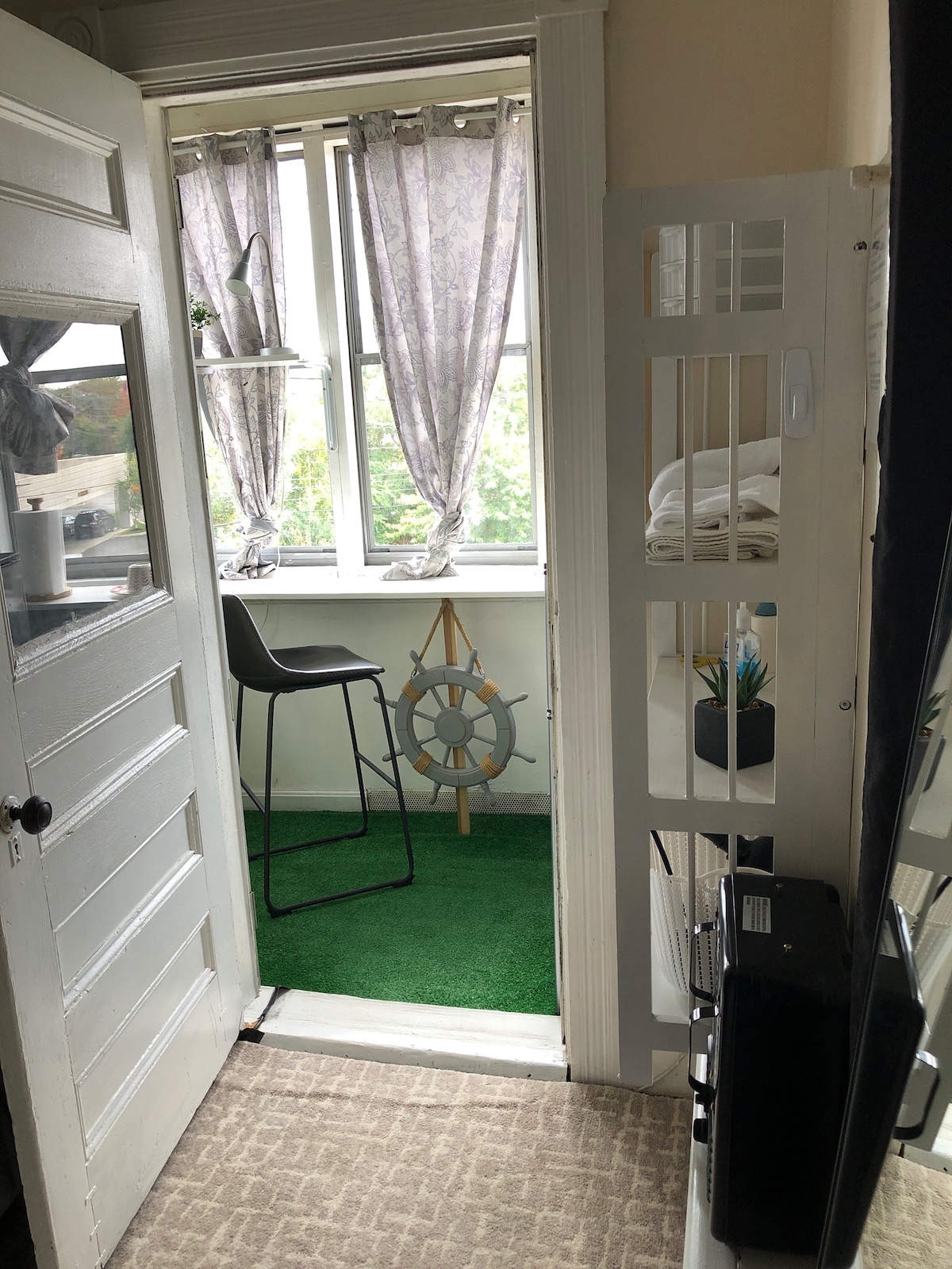 Brief Stay - Small bedroom with a porch
