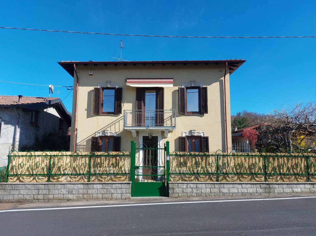 独立公寓，位于Uggiate Trevano