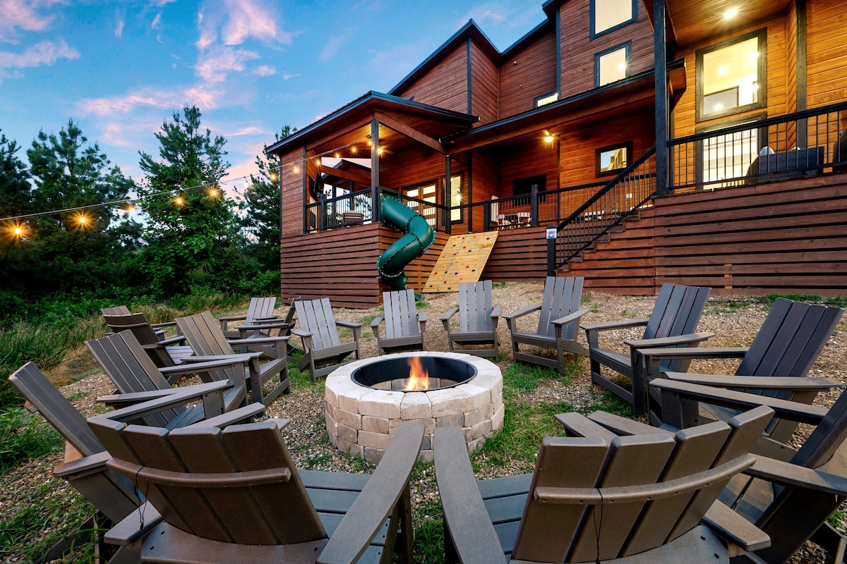 Heart of Hochatown|Hot Tub|Balcony|Mammoth Deck