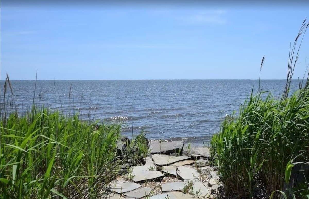 NY Waterfront Home with Private Beach Access