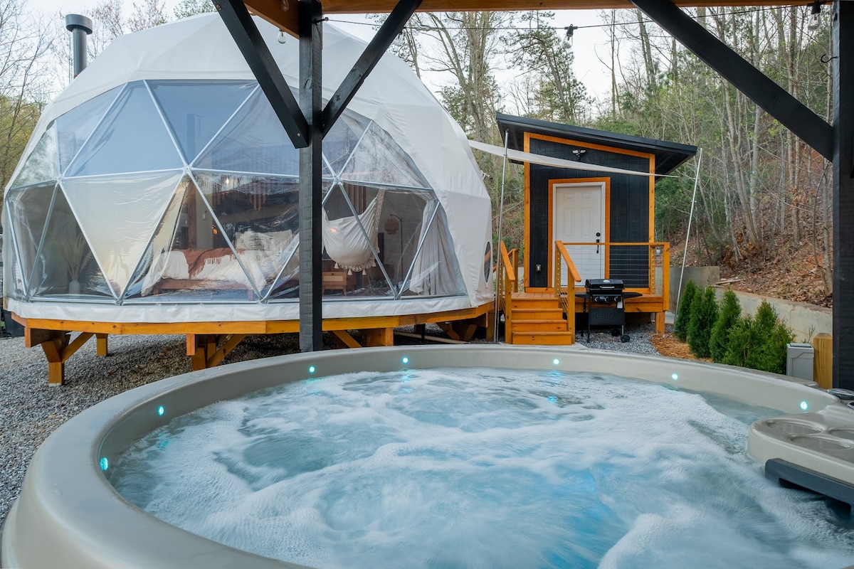 Luxury Dome w/ Hot Tub & Mountain View
