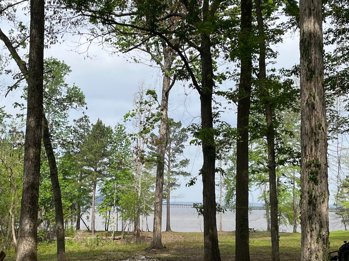 Lake Front Cabin on 5 Acres!