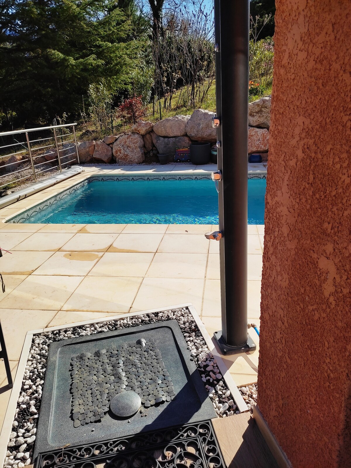 Villa calme avec piscine chauffée. Vue magnifique