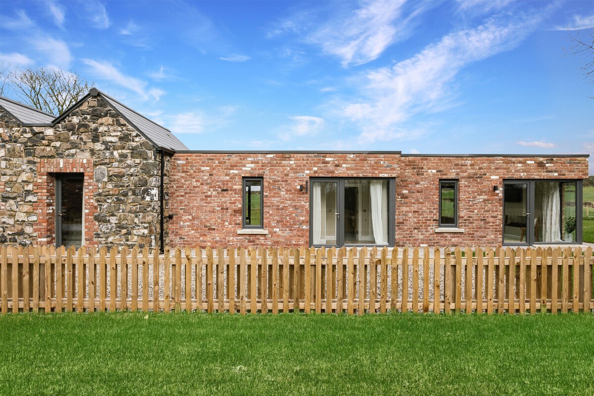The Byre at Corrstown Village by OHSO Stays