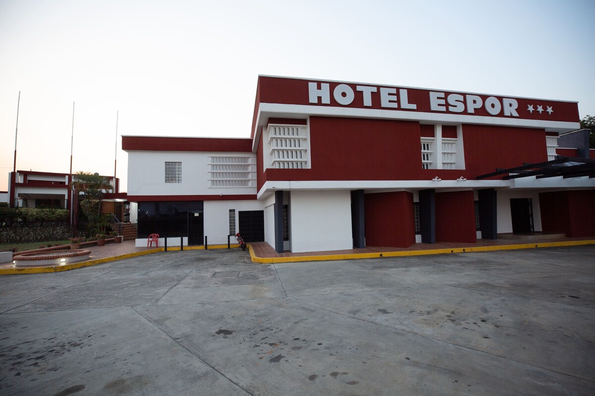 Hotel Espor是旅行者的理想环境