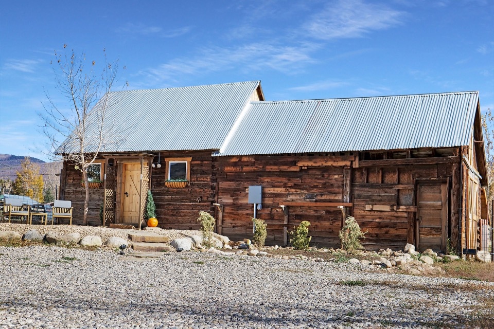 Cozy Farm Retreat Getaway in the Heart of Nature