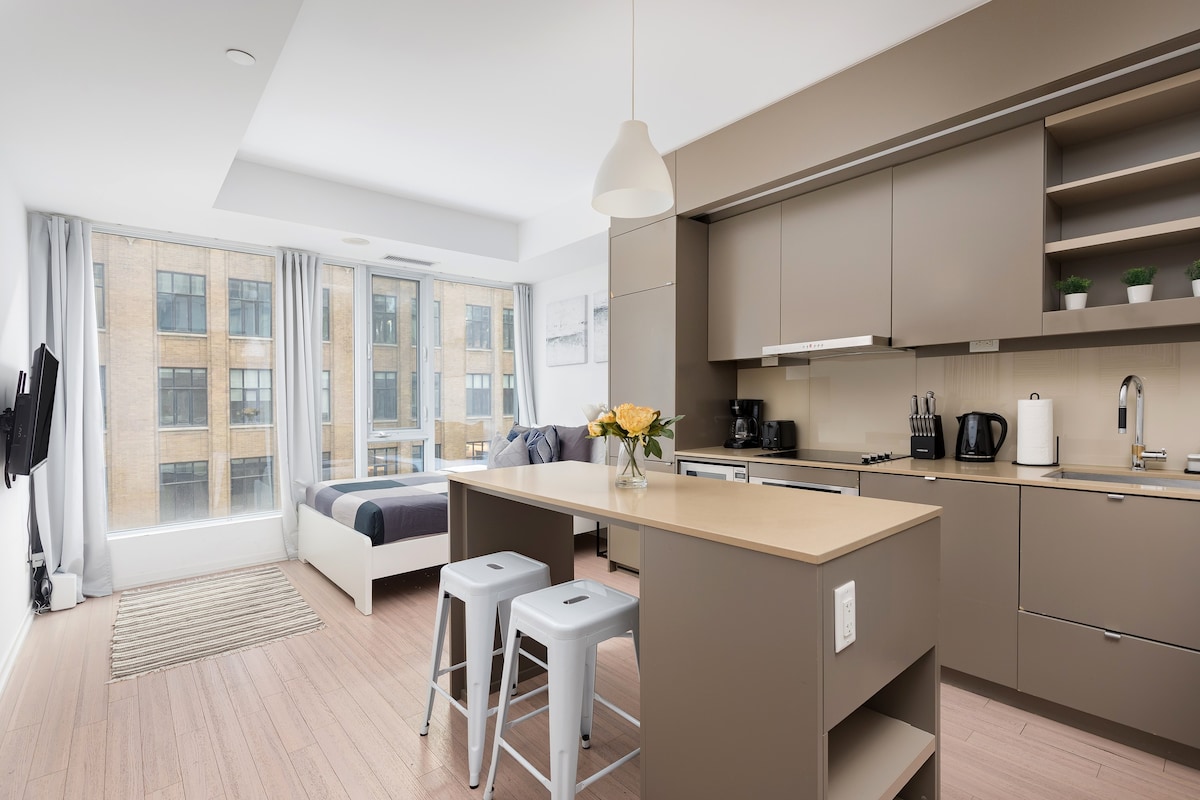 Lovely Studio Apartment Downtown Toronto