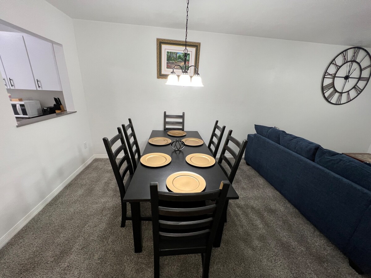 Your Home Away from Home - Modern 2BR | Sleeps 6