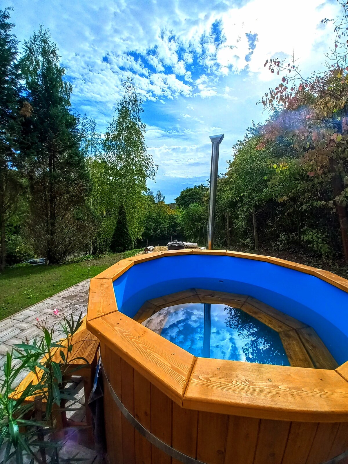 Hot tub, romance, just you - The WoodHouse