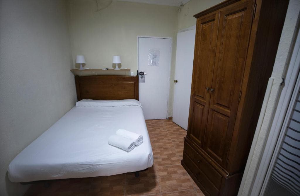 Malasaña共用卫生间的单人间客房