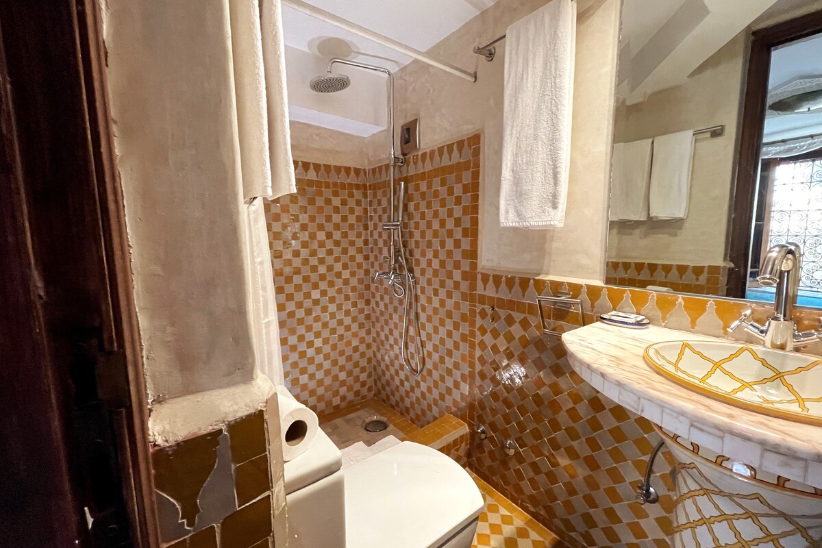 Charming Riad, Car Accessible, Free Breakfast, Fes