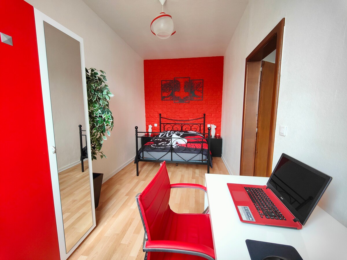 Glamour Red Apartment