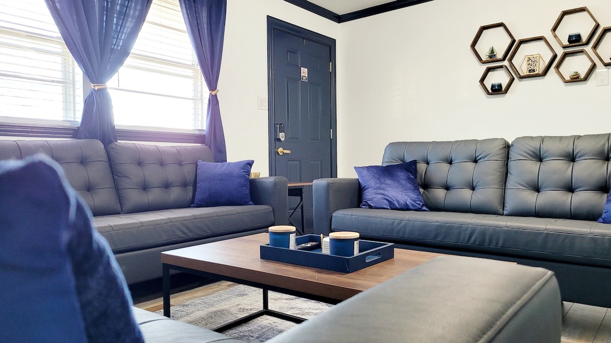 The Blue House : Casual Elegance