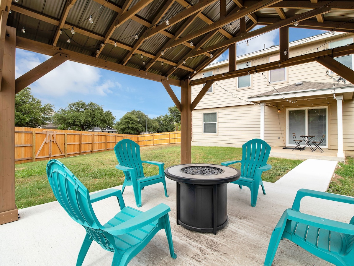 Family Home, 2 miles from Lackland, Pets welcome