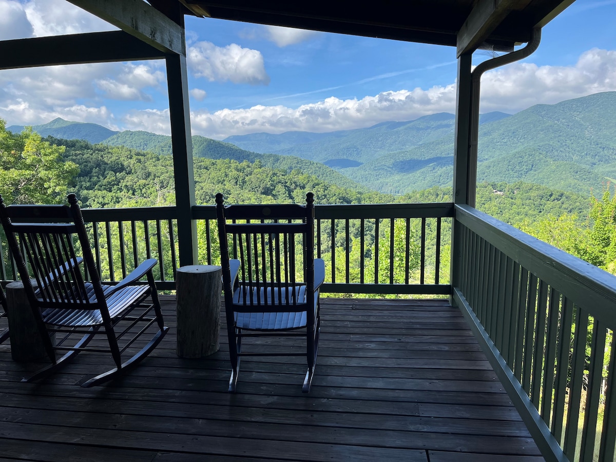 Million $ mountain views from 360 wrap-around deck