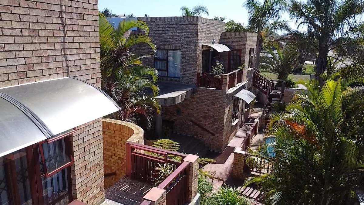 Jbay Breeze Entire Guest House