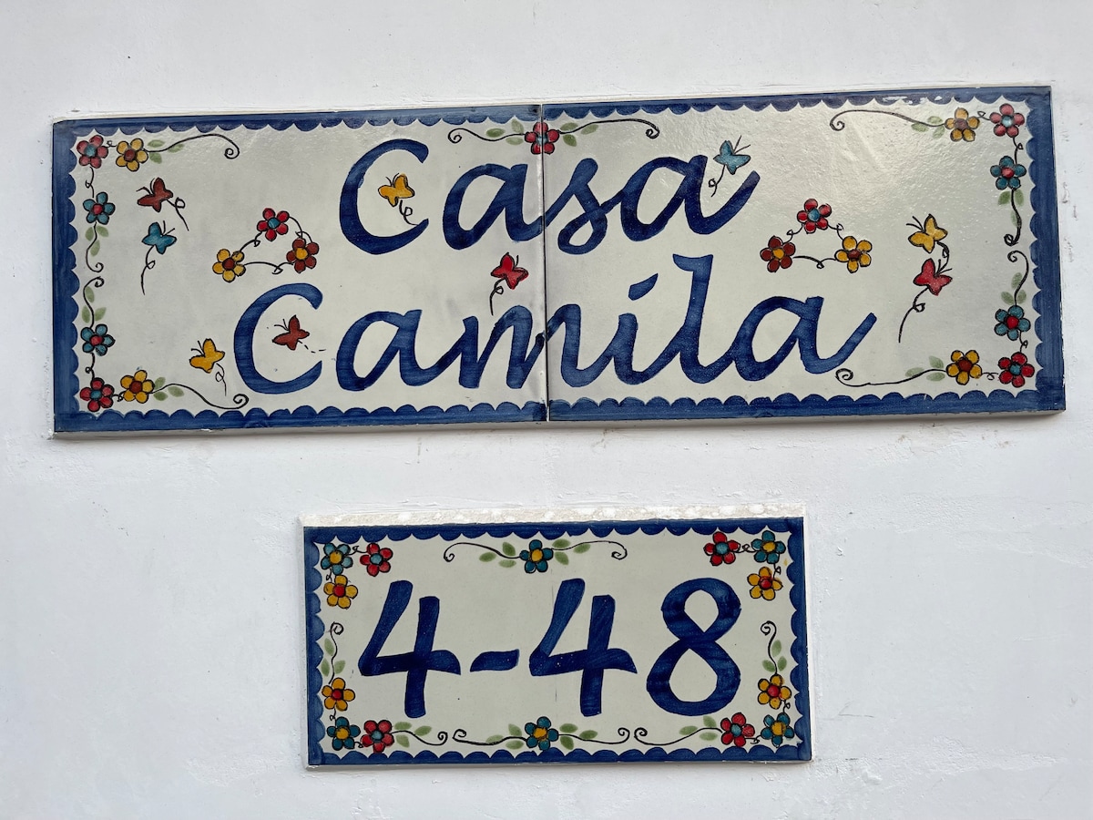 Casa Camila, amplio parqueo, internet, 12 Prns.