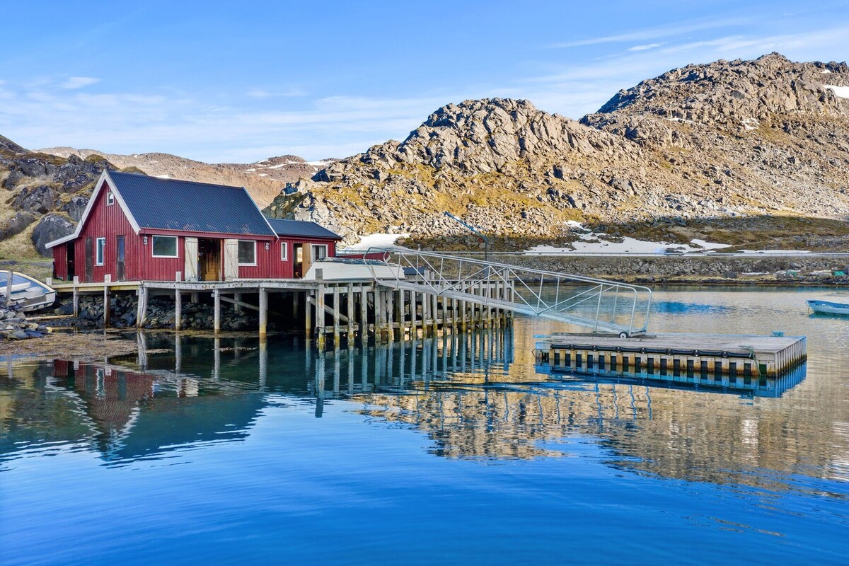 Selbua, a cozy cabin by the sea, Trollholmen