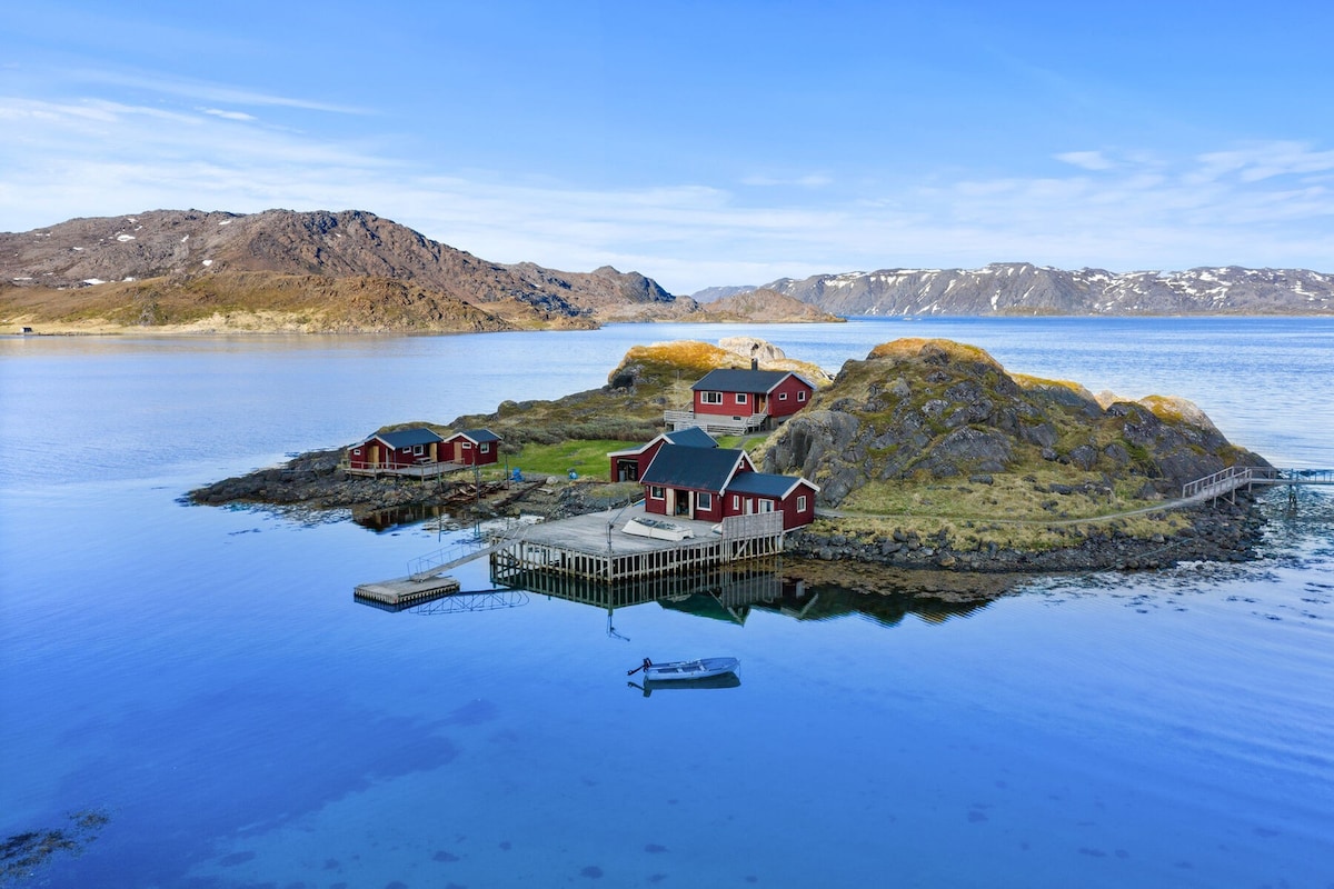 Selbua, a cozy cabin by the sea, Trollholmen