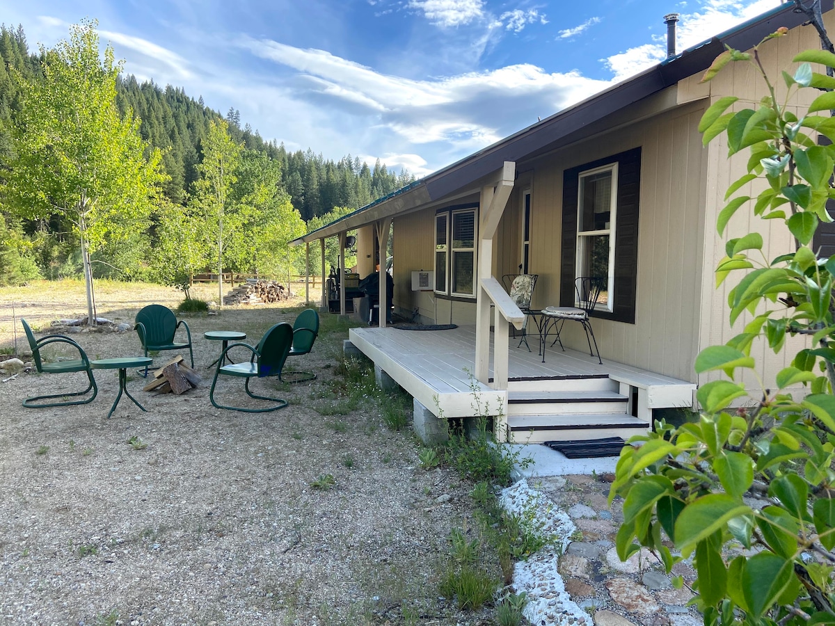 Idaho City-Mountain living-quiet-cabin-3 bedroom