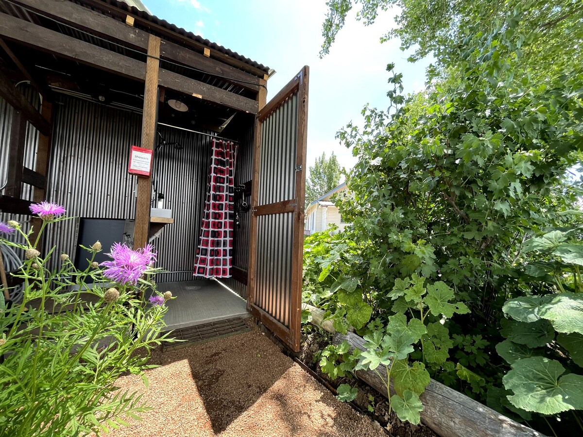 Violet Cottage at Zenzen Gardens