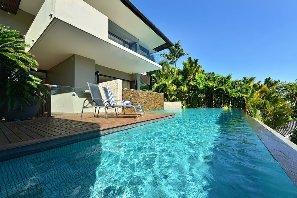 61 Murphy St—A Luxury Tropical Villa