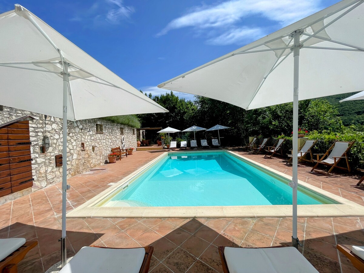 Cisterna - sleeps 3 - very cute!