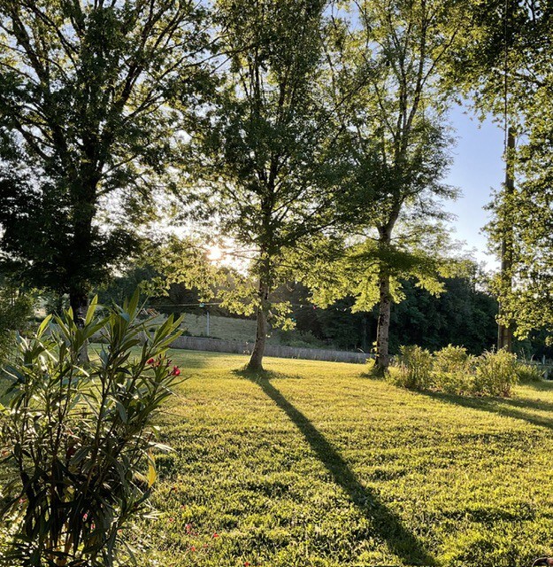 Farm Gîte surrounded by nature, close to lakes.