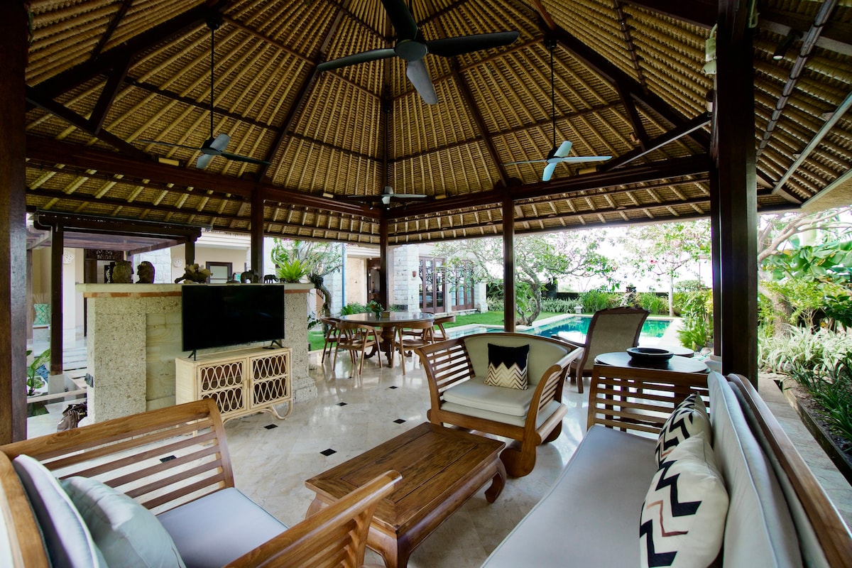 4 Bedroom Seaview Villa at Jimbaran Bay