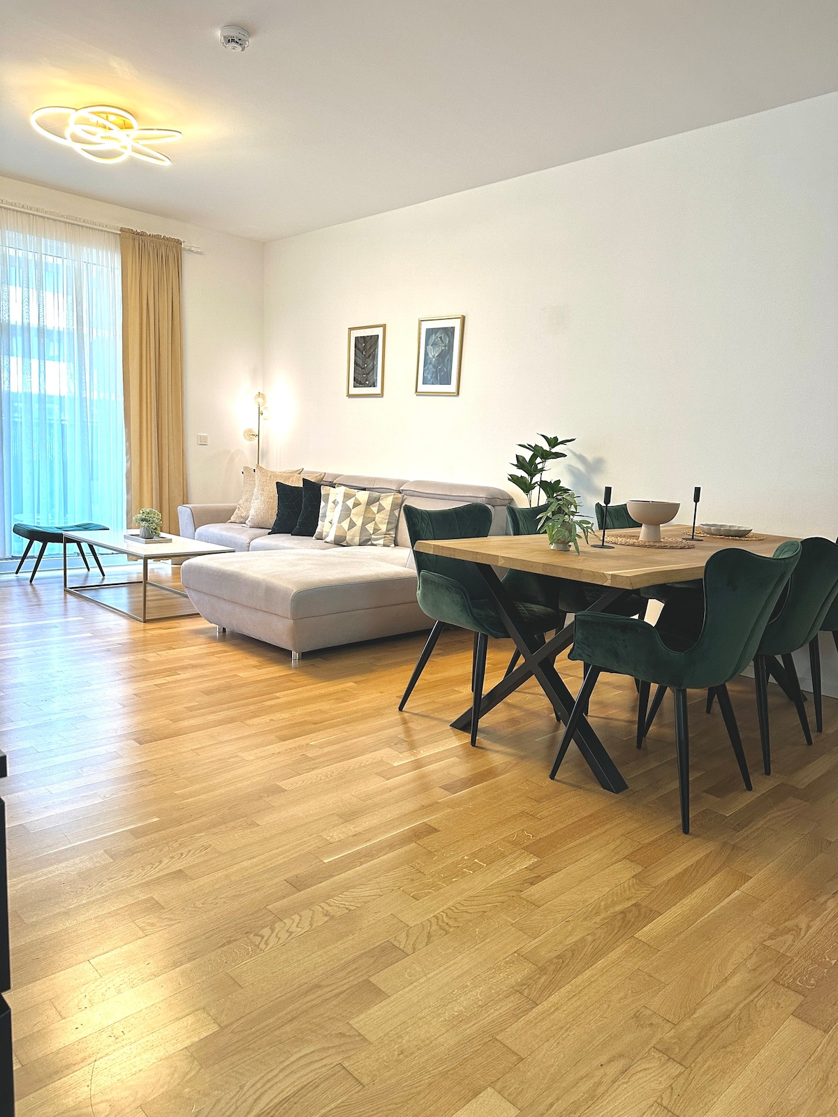 Dream Apartment in Central Place /Privat Parking