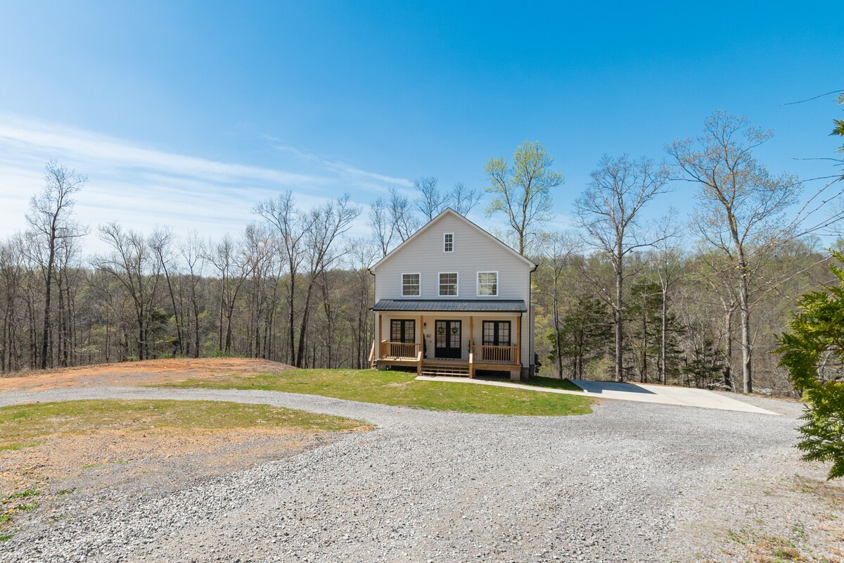 Terrebonne Point on Center Hill-Hot tub-PatesFord!