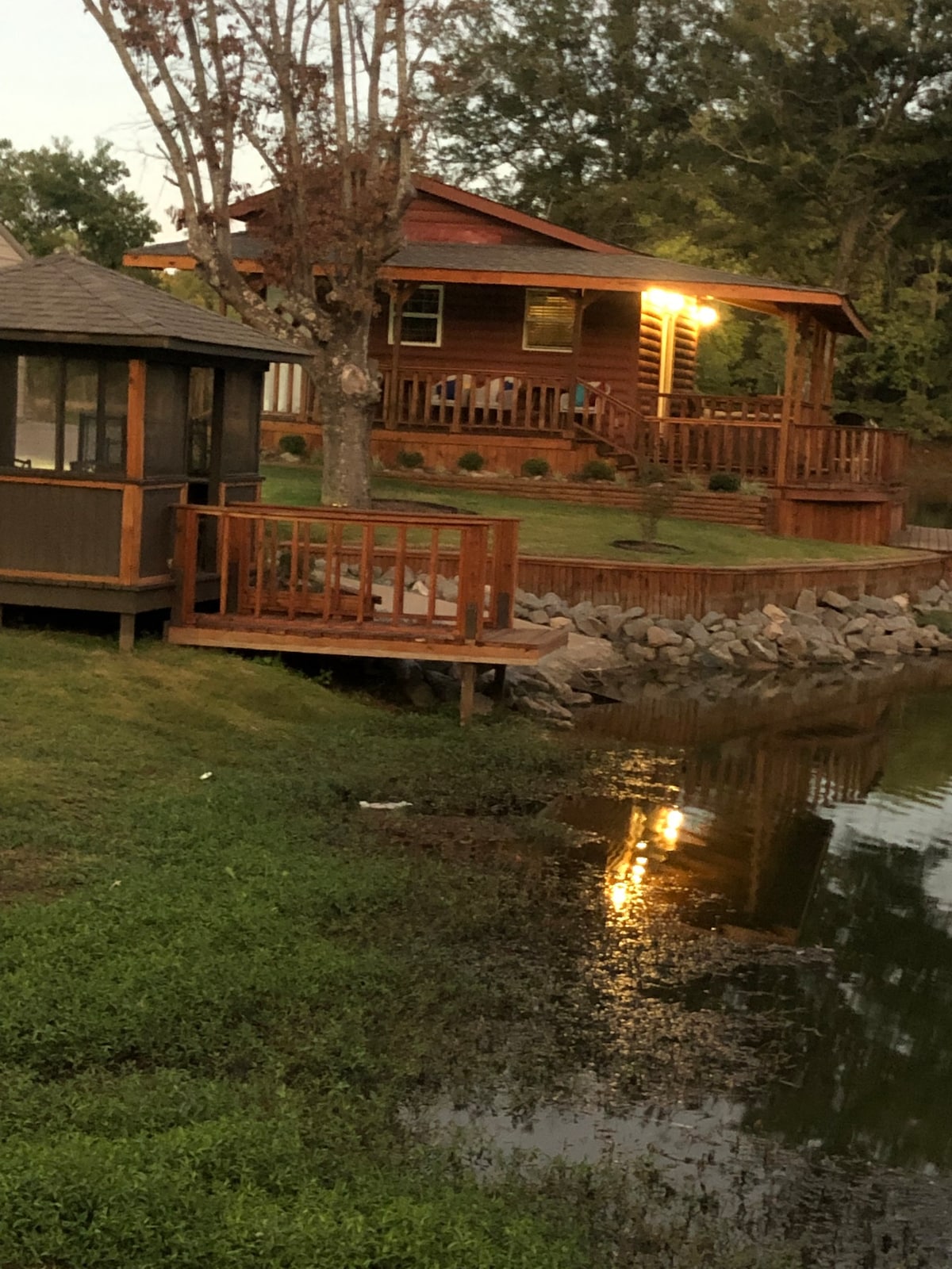 Sunny Lake Relaxation Cabin