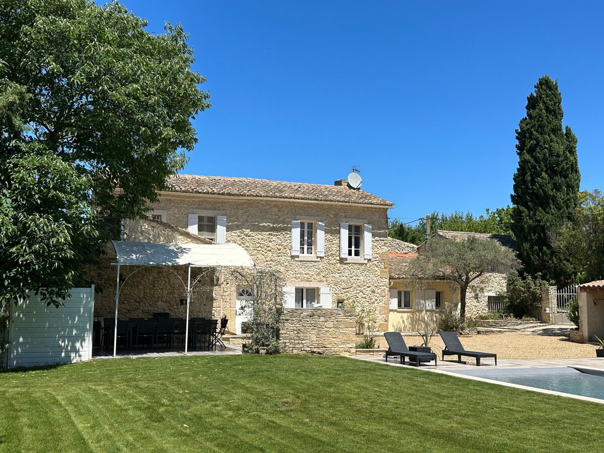 Authentic Provençal House with swimming pool