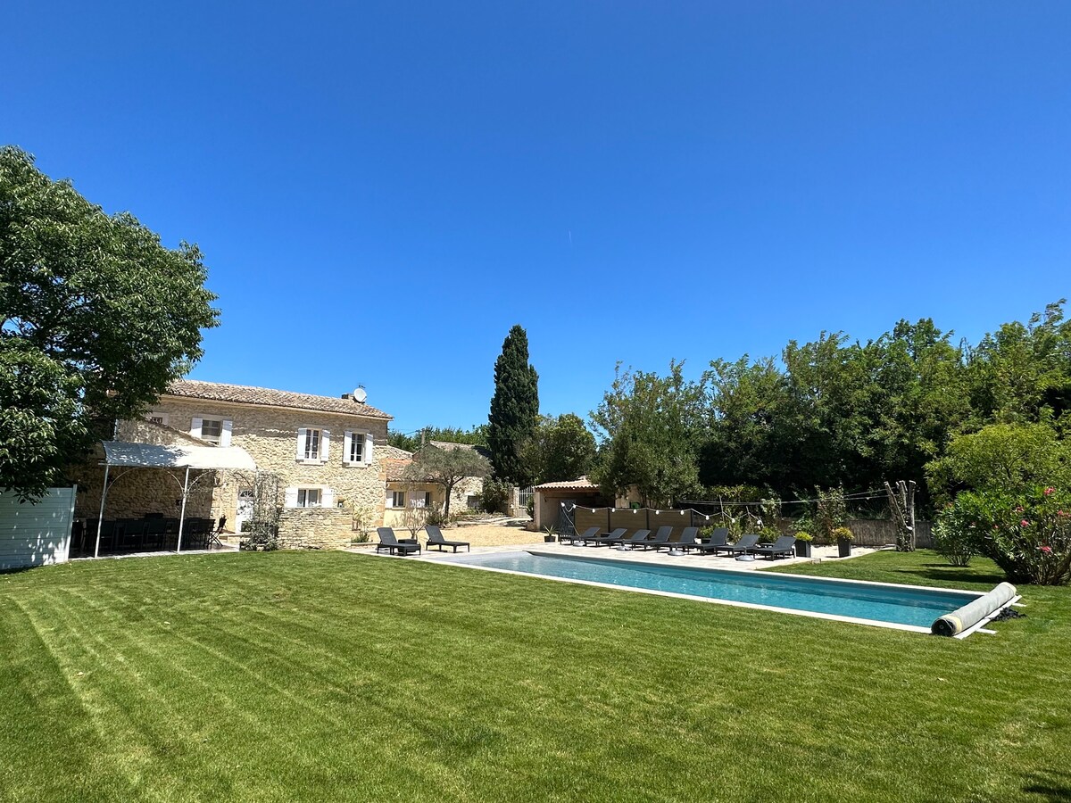 Authentic Provençal House with swimming pool