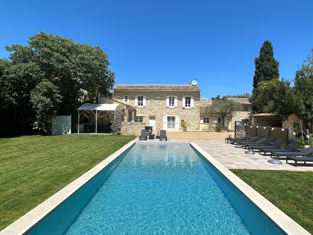 Authentic Provençal House with swimming pool