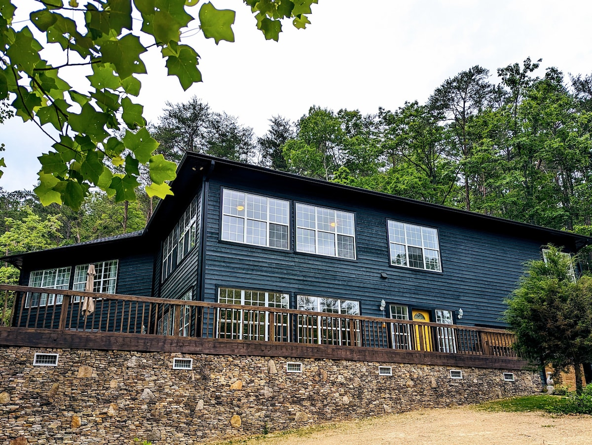 Blueberry Creek Lodge