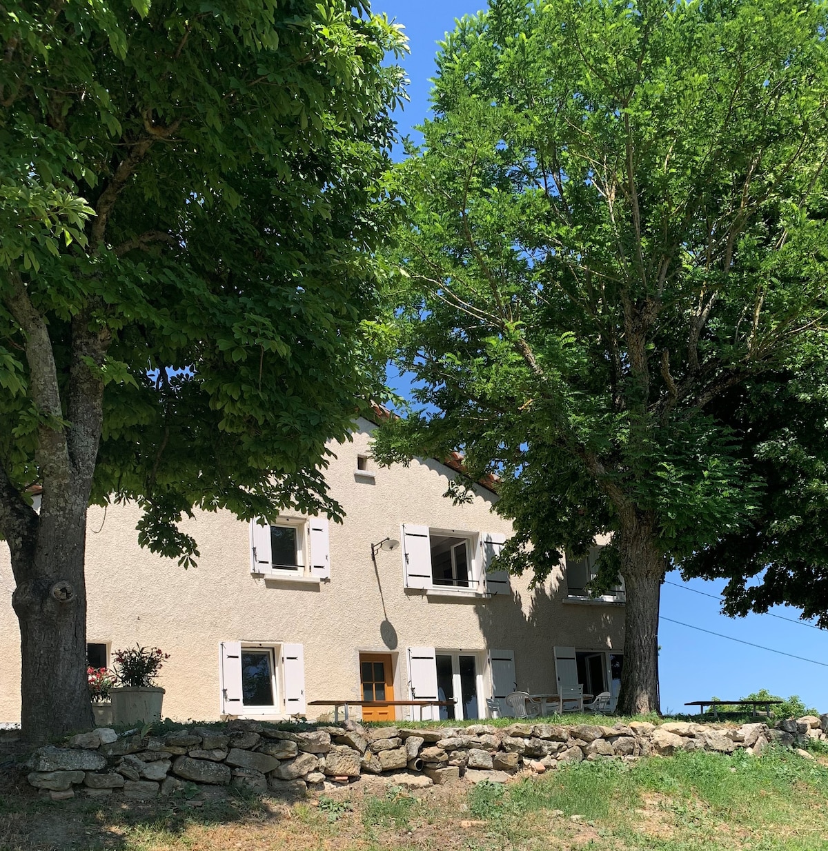 Maison de campagne avec vue panoramique plein sud