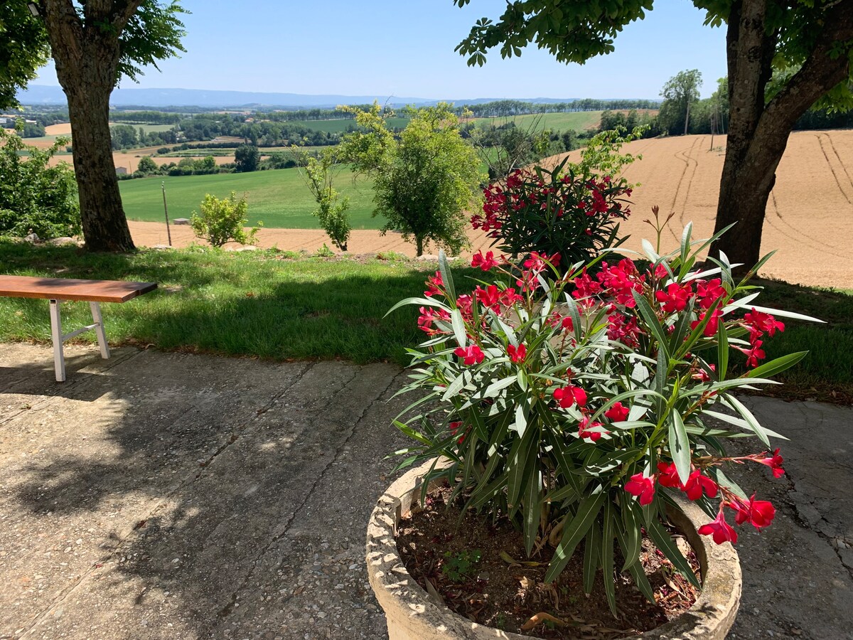 Maison de campagne avec vue panoramique plein sud