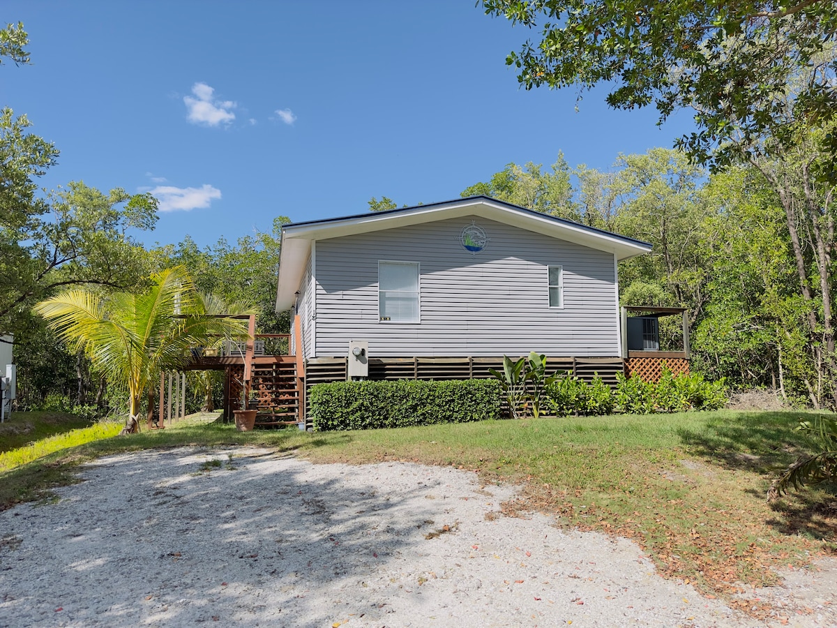 3/2 House nestled in the Everglades National Park